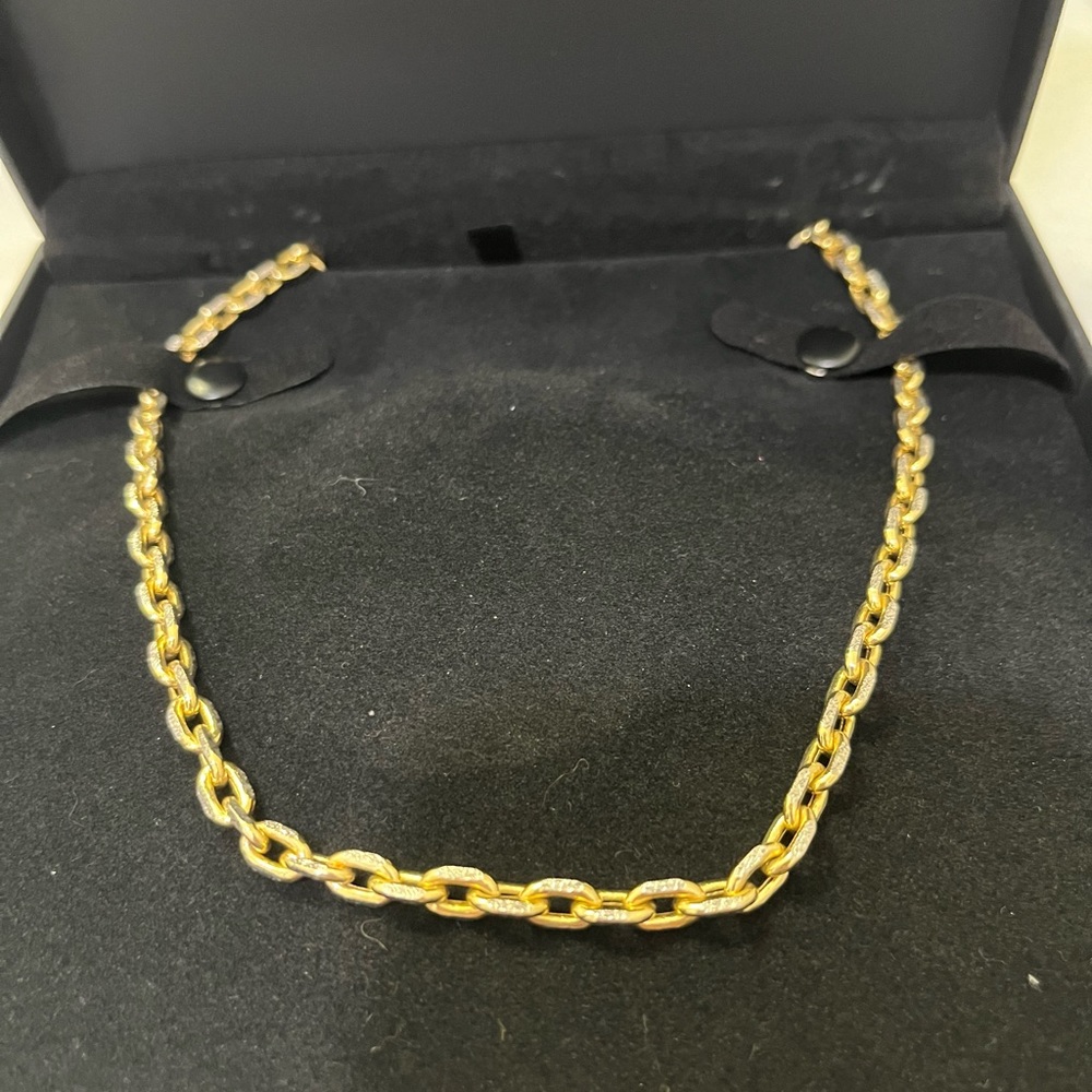 Diamond-Cut Pavé Hollow Cable Chain Necklace 7.7mm 10K Yellow Gold 18”